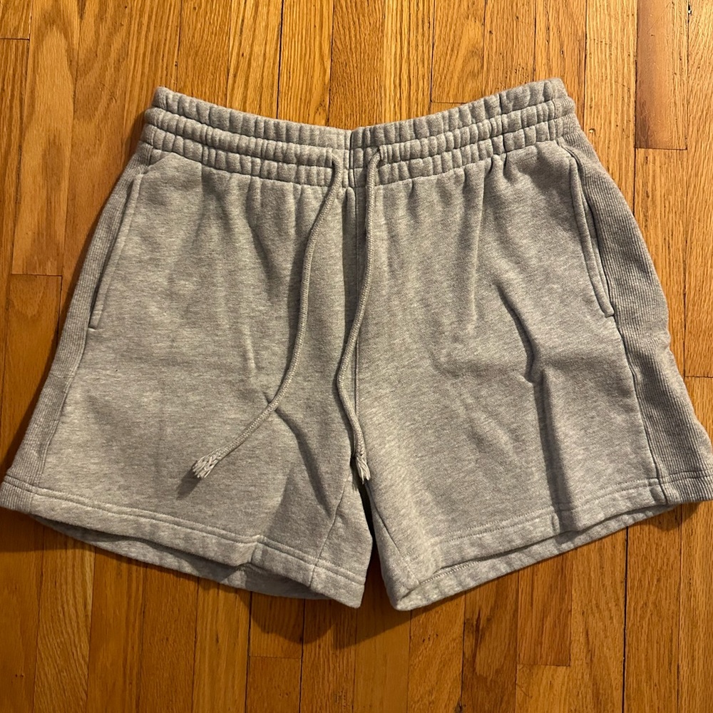 Aritzia cozy boyfriend 5” shorts
